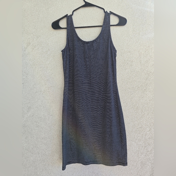 Striped Black and White Sleeveless Dress - Picture 4 of 6